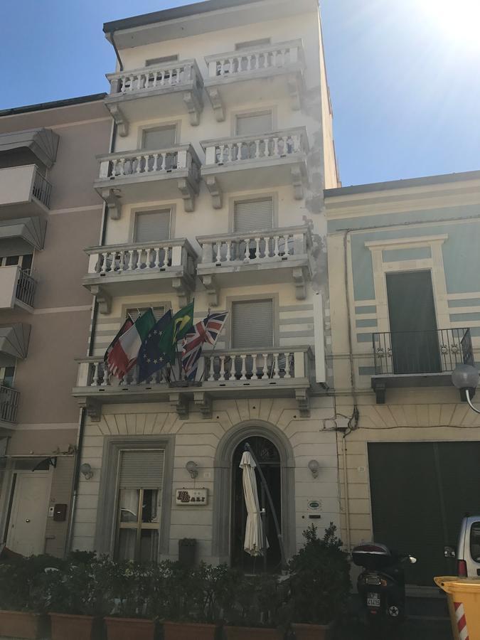 Hotel Bali 维亚雷焦 外观 照片